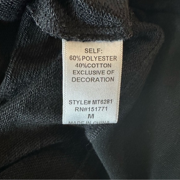 LE‎ LIS Sweatshirt - Picture 5 of 5